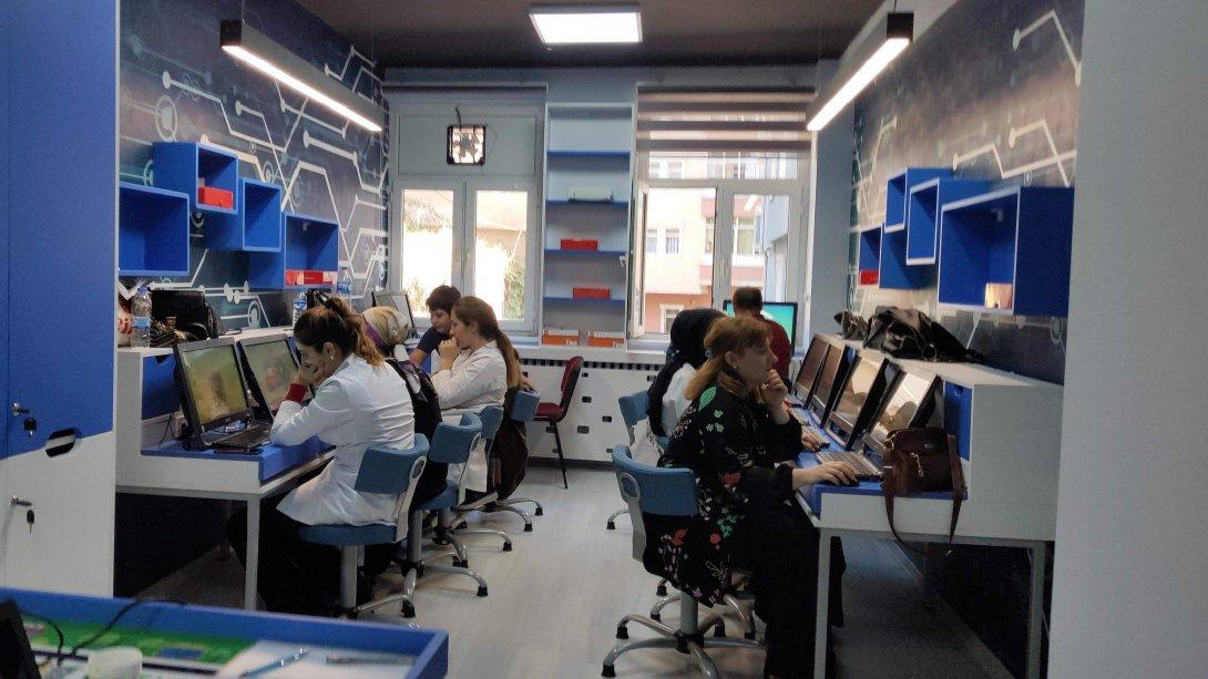 Yusuf Çiftçioğlu İlkokulu Öğretmenleri ile Temel Robotik Kursu eğitimimiz tamamlandı