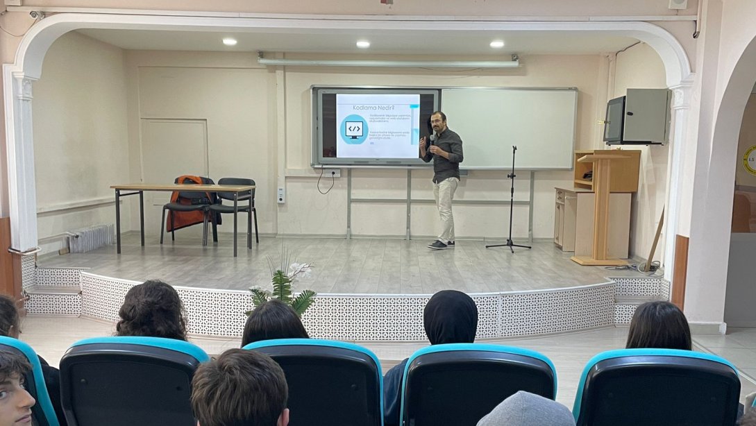 Kod Haftası kapsamında İbn-i Sina Mesleki ve Teknik Anadolu Lisesi öğrencilerine seminer verildi.